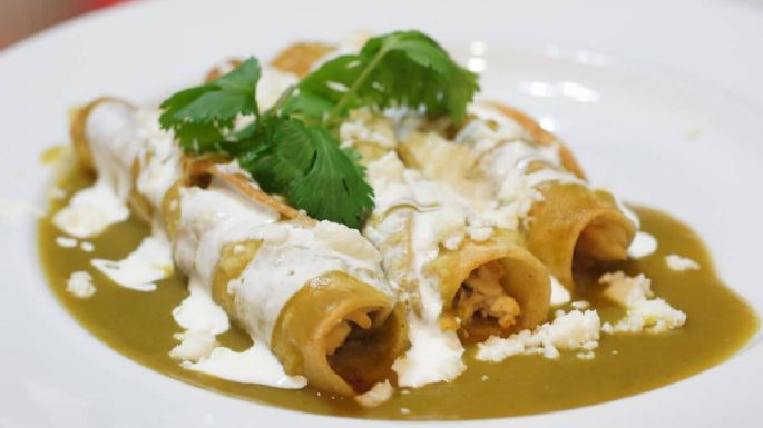 ¿Buscas una receta nutritiva y tradicional? Prepara estas enchiladas de flor de calabaza