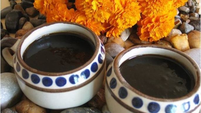 Atole negro: Saborea una de las increíbles tradiciones culinarias de Michoacán