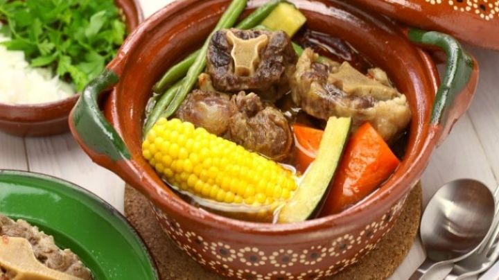 ¿Antojo de algo caldoso? Aprende a preparar un espectacular mole de olla con esta receta