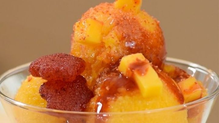 Un clásico de tu infancia: Prepara un delicioso raspado de mango desde casa
