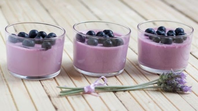 Mousse de chocolate blanco y lavanda: Un postre imperdible que te llevará a las nubes