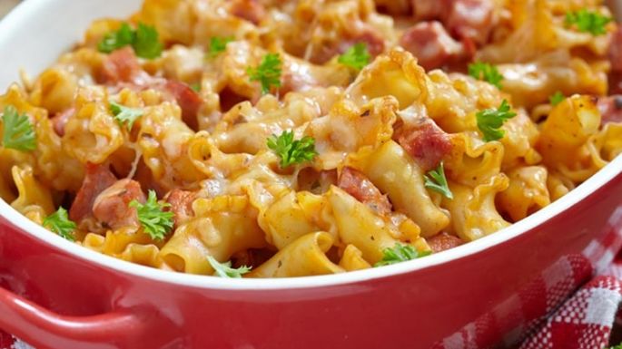 Deleita el estómago y el corazón con esta receta de macarrones gratinados a los dos quesos