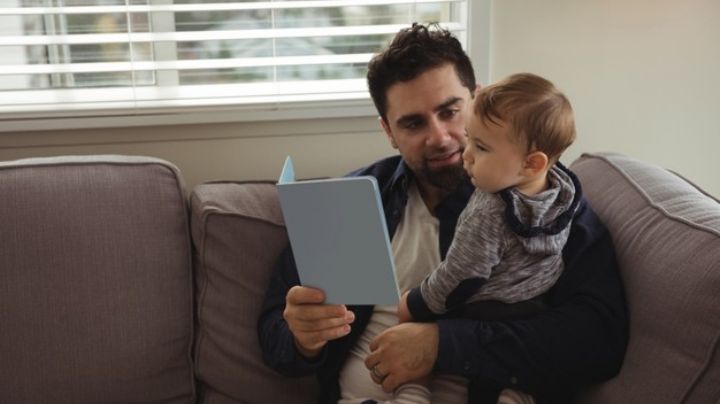 ¿No sabes qué leerle a tu bebé? Estos son los tipos de libros más recomendados para ellos