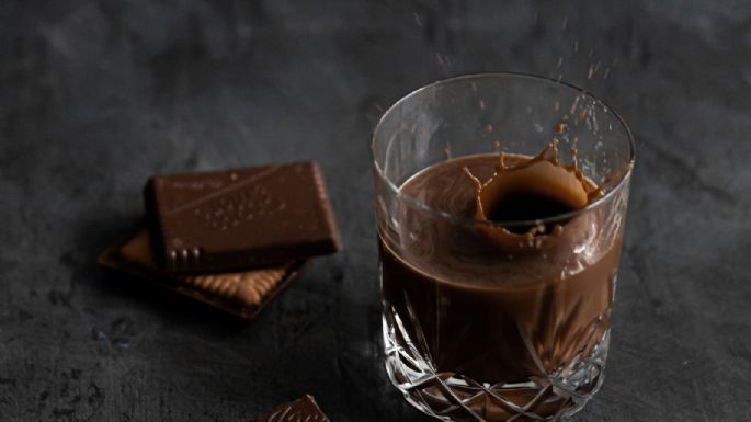 Todo el sabor antioxidante y dulce en uno: Prepara este rico café con chocolate y coco