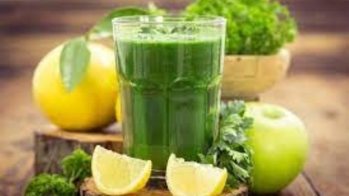 Dale un shot de energía a tu cuerpo por el resto del día con este jugo verde básico