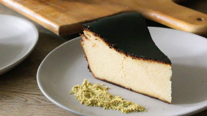¡Atención amantes de los postres! Prepara esta esponjosa tarta de queso japonesa