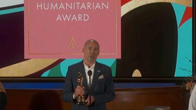 Dedicaron premio humanitario a personal de salud durante la ceremonia de los Oscar 2021