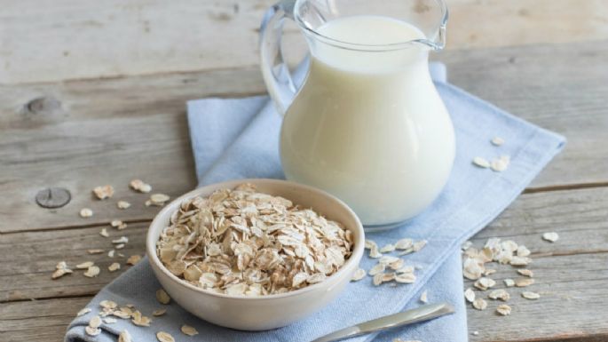 ¡Hazlo tu misma! Aprende a preparar leche de avena en casa de una manera muy sencilla