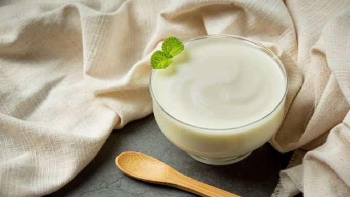 Previene el envejecimiento con esta increíble mascarilla de yogur, miel y cúrcuma