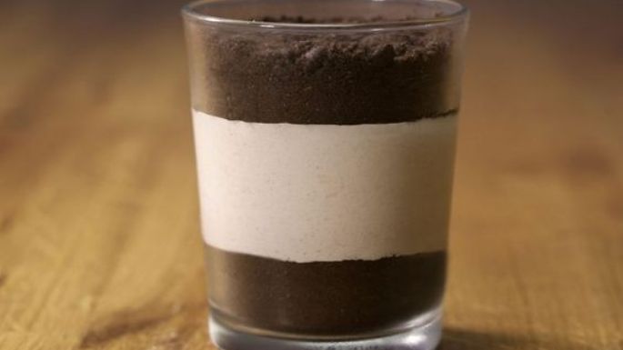 Un postre para ocasiones especiales: Prepara esta crema de yogur y galleta de chocolate