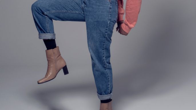 Así son los jeans en tendencia que puedes llevar a la oficina