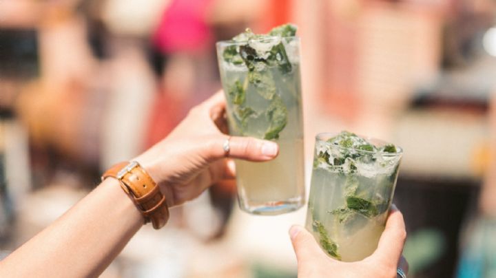 ¡Bebidas para toda la familia! Aprende cómo preparar refrescantes mojitos sin alcohol