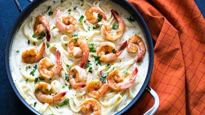 Una pasta con un sabor diferente; prepárala con camarones y una salsa muy cremosa