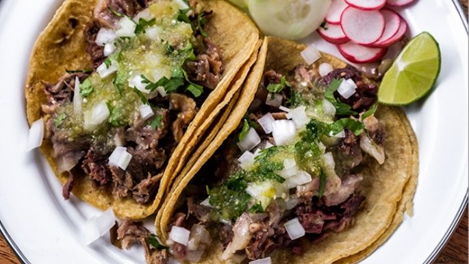 Antojitos: Aprende a preparar unos deliciosos tacos de cabeza de res con esta receta