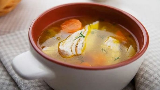 ¿Caldo de colágeno? Esta receta te podría ayudar a mantener tu piel sana