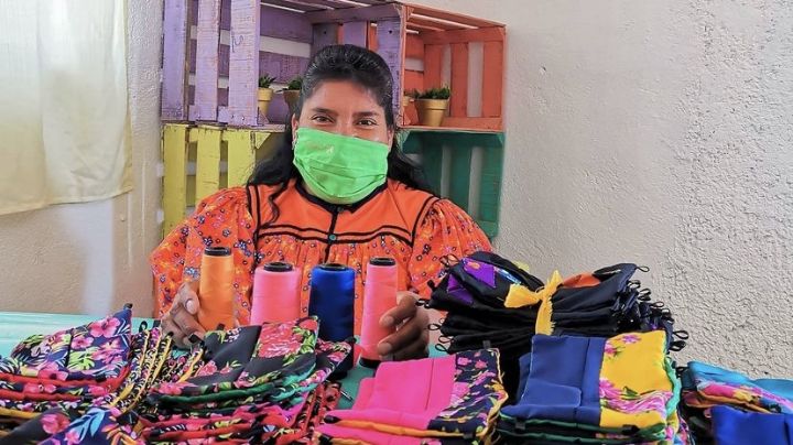 Cubrebocas artesanales y creativos hechos por manos de mujeres tarahumaras