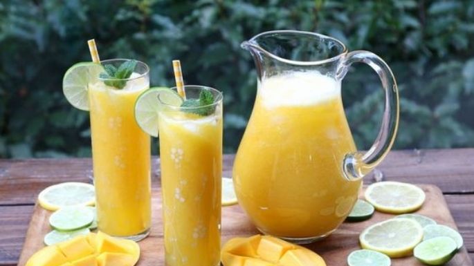 ¡Refrescante, nutritiva y deliciosa! Prepara esta gran agua fresca de mango con naranja