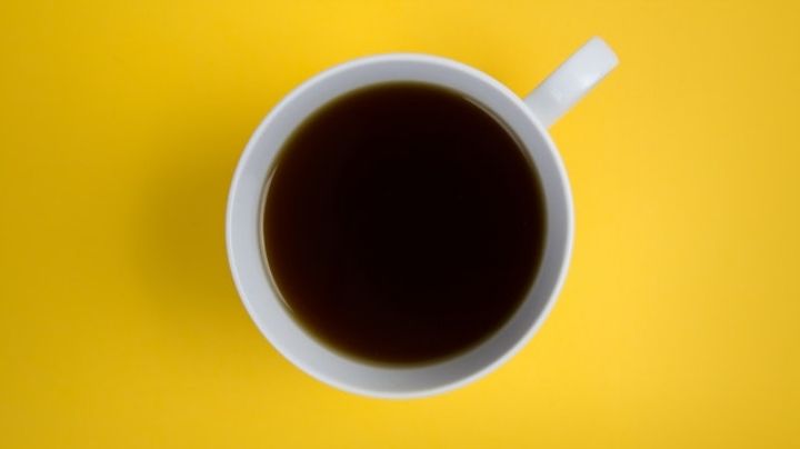 No tires tu café usado: Descubre como eliminar los malos olores de tu hogar