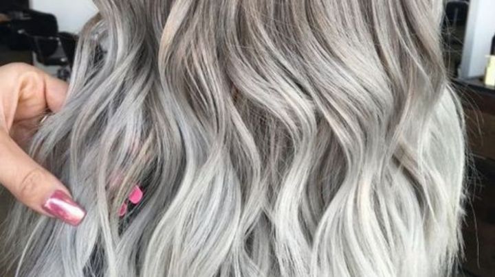 ¡Disimula tus canas! El 'smokey hair' es la tendencia que te ayudará a que pasen desapercibidas