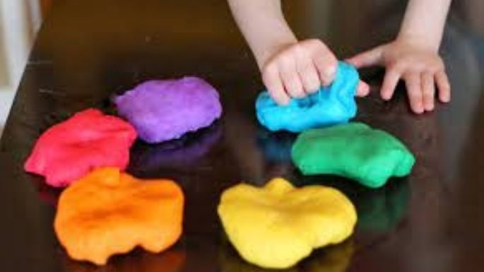 Una receta para entretener a tus pequeños: Aprende a hacer masa 'play doh'