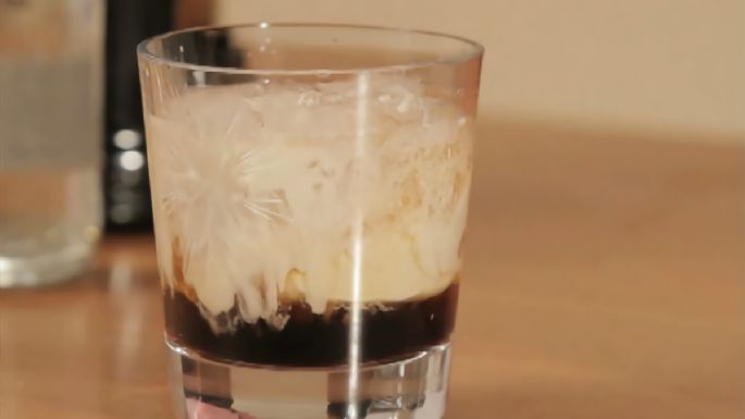 Vodka y licor de café: Refréscate de una manera diferente con este ruso blanco