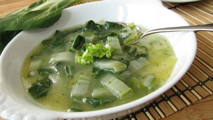 Sopa de acelga y nopales: La mancuerna perfecta para disfrutar y cuidar de tu salud