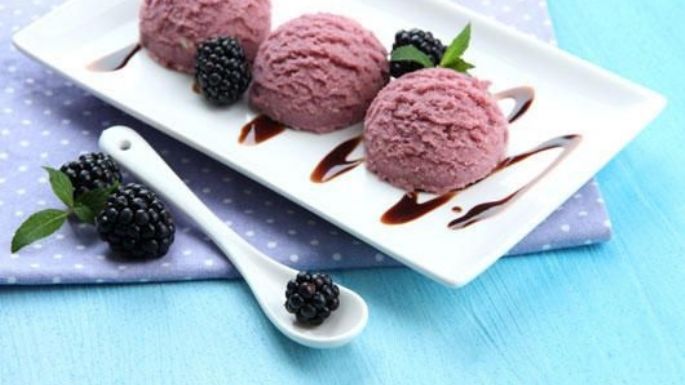 Sobrevive al calor con este delicioso helado de zarzamora; esto es lo que necesita