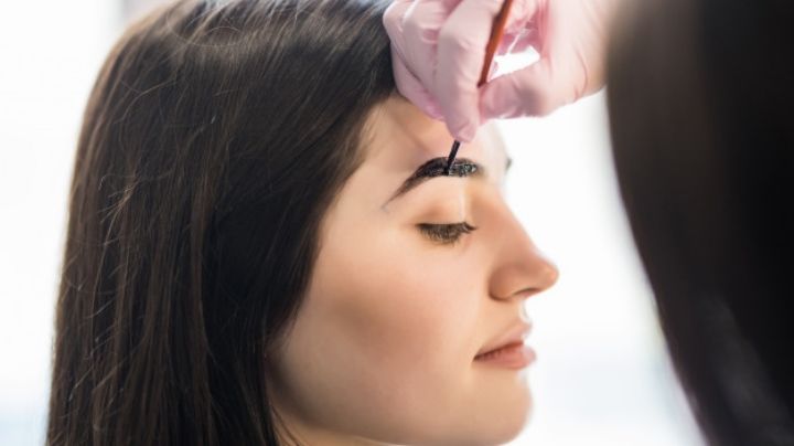 Tintado de cejas: Descubre en qué consiste esta técnica de belleza y sus ventajas