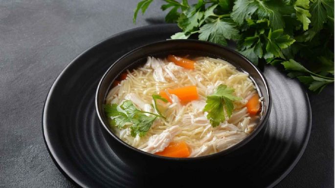 Sopa de fideo con pollo: No te pierdas la receta de este clásico que debes saber preparar