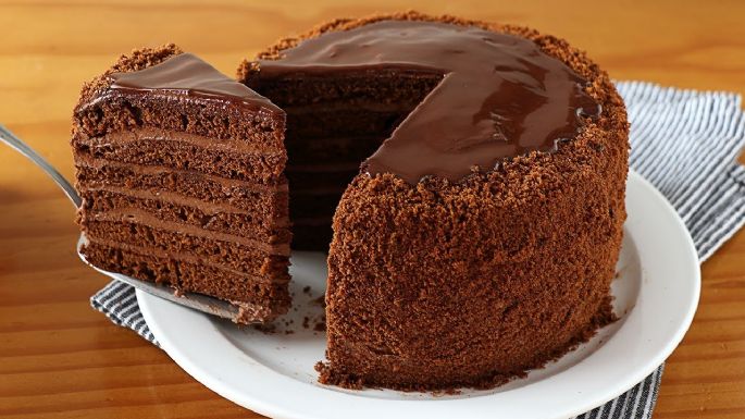 ¿Una fecha especial? Celebra desde casa con este pastel de chocolate sin horno