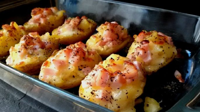 Otra forma de hacer papas: Prueba esta receta y rellénalas con mozzarella