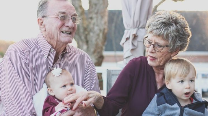 Relación familiares: Conoce los beneficios que tiene que tus hijos pasen tiempo con sus abuelos