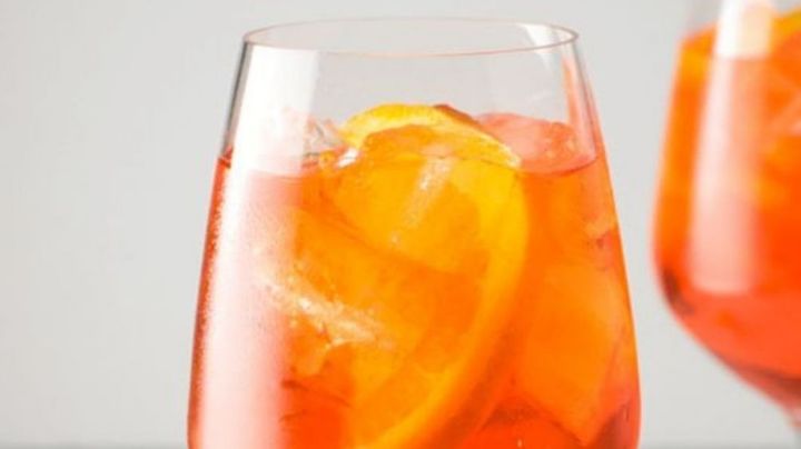 Aperol spritz: Así es como puedes preparar ese refrescante trago desde casa