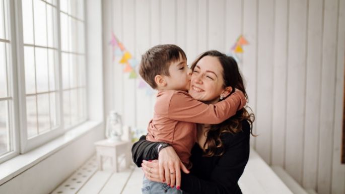 ¿Resuelves los problemas de tus hijos? Conoce las características de las madres sobreprotectoras