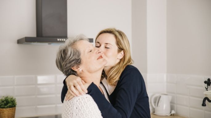 ¡Agradécele a mamá! Estas son algunas lecciones de belleza que seguro aprendiste de ella