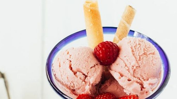 Un manjar para el calor: Aprende a preparar este delicioso helado de plátano y fresa