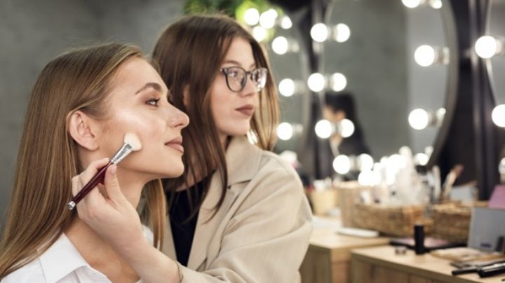 ¿'Strobing' y 'contouring'? Descubre en qué consiste cada una de estas técnicas de maquillaje