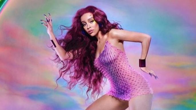 'Planet Her': Doja Cat estrena álbum en donde participan Ariana Grande y The Weeknd