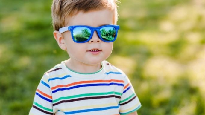 ¿Tus hijos necesitan usar lentes de Sol? Esto es lo que dicen los expertos