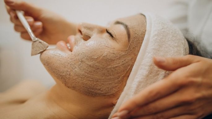 Liberate de las células muertas de tu piel; así deberías exfoliar cada parte de tu cuerpo