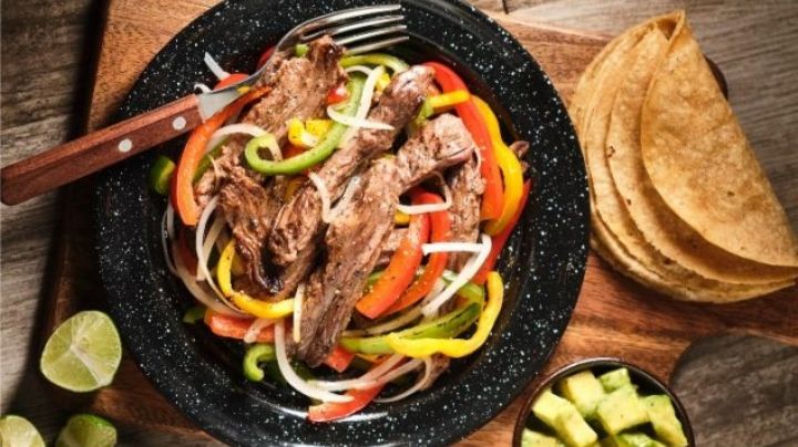 ¡Pruébalas! Estas fajitas de arrachera y pimiento es una receta a la que no te podrás resistir