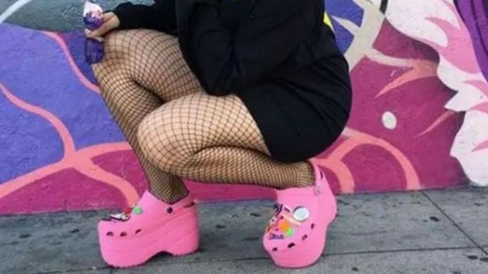 ¿Los usarías? Balenciaga y Crocs se unen para crear unos zapatos fuera de serie