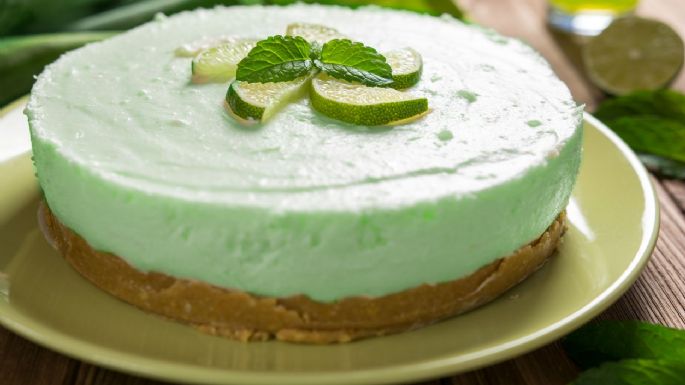 Sal de lo tradicional con este cheese cake de aguacate que no dejarás de probar