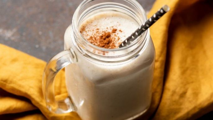 Sácale provecho a los nutrientes del plátano gracias a este licuado con horchata