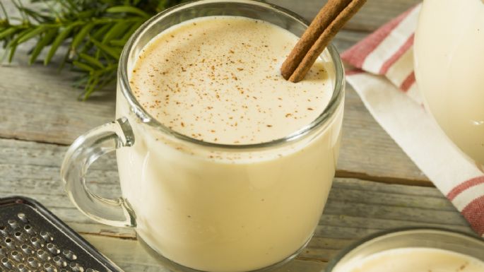 Dale un apapacho a tu corazón con este cremoso atole de mazapán muy sencillo de preparar