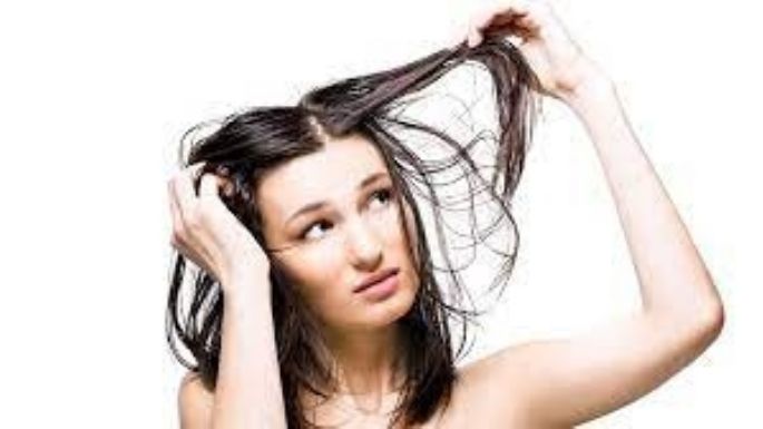 Elimina el cabello graso de tu vida con estos sencillos consejos