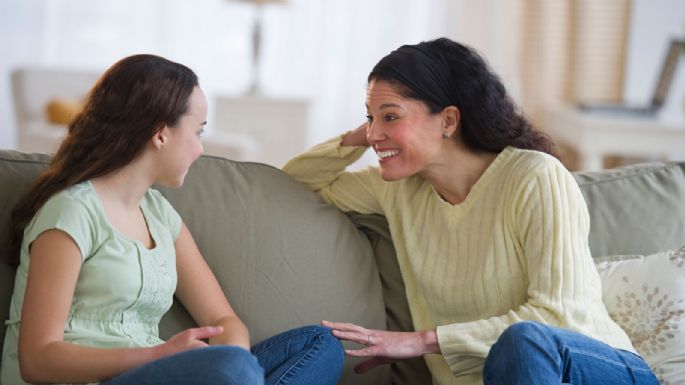 ¿Tu hija tuvo su primera menstruación? Así es cómo debes hablar el tema