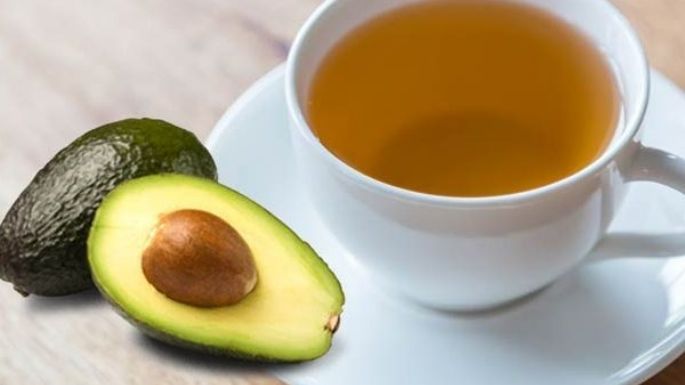 ¡No lo tires! Así es cómo puedes preparar un delicioso té de hueso de aguacate