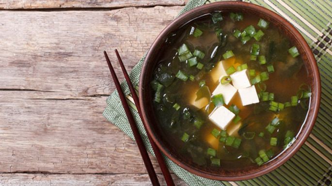 Haz un viaje culinario hasta Japón con esta fabulosa sopa miso casera