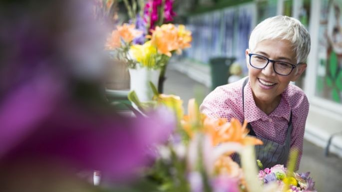 No solo son decoración: Las flores traen algunos beneficios a los adultos mayores